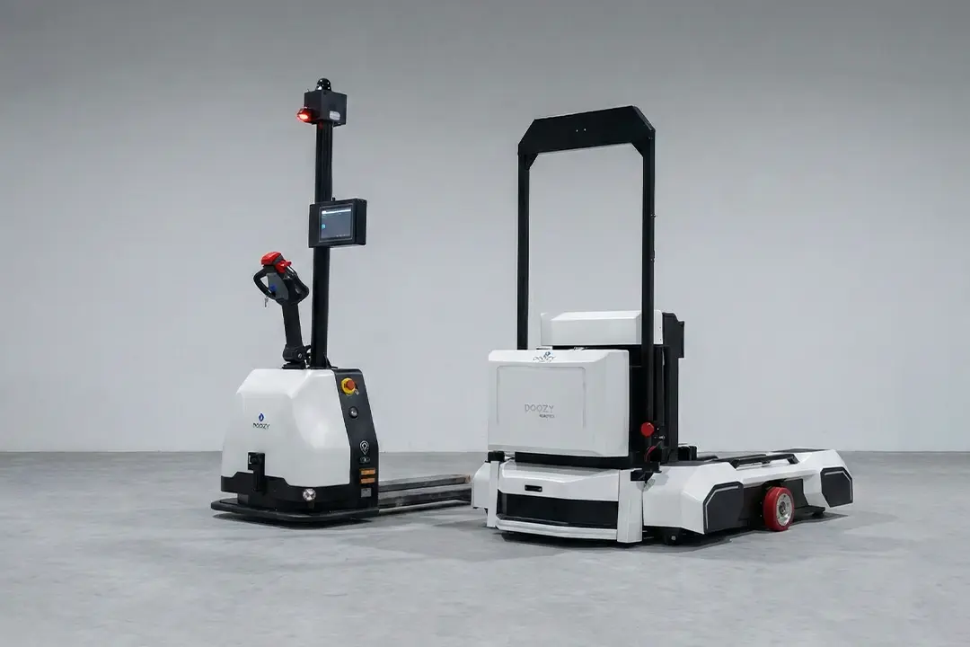 Doozy autonomous forklift in action – AI navigation and obstacle detection in warehouse
